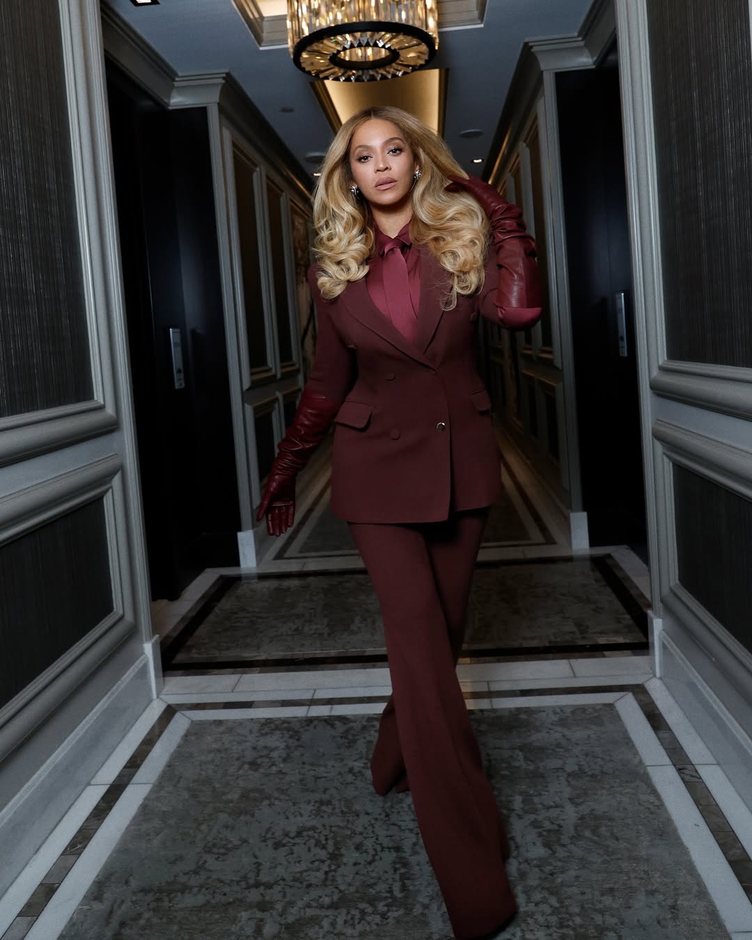 Beyoncé wearing nineties blonde hair trend