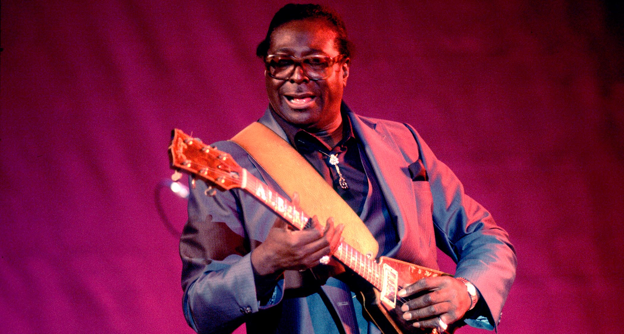 Albert King plays his iconic V onstage