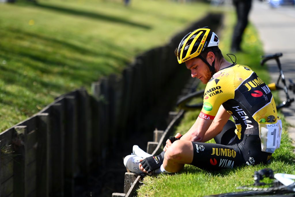 HARELBEKE BELGIUM MARCH 25 Tosh Van Der Sande of Belgium and Team Jumbo Visma injured after being involved in a crash during the 65th E3 Saxo Bank Classic 2022 a 2039km one day race from Harelbeke to Harelbeke E3SaxobankClassic WorldTour on March 25 2022 in Harelbeke Belgium Photo by Tim de WaeleGetty Images