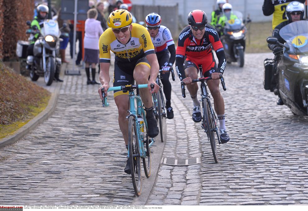 Sep Vanmarcke leads the chase