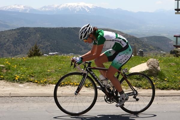 Marianne Vos (Nederland Bloeit) in the mountains.