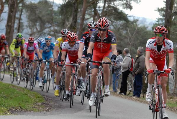 Jos&eacute; Luis Rubiera (Team Radioshack) at the front of the peloton.
