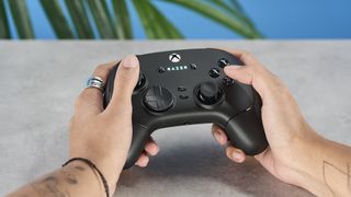 Photograph of the Razer Wolverine V3 Pro controller