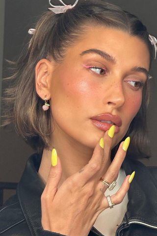 hailey bieber nails