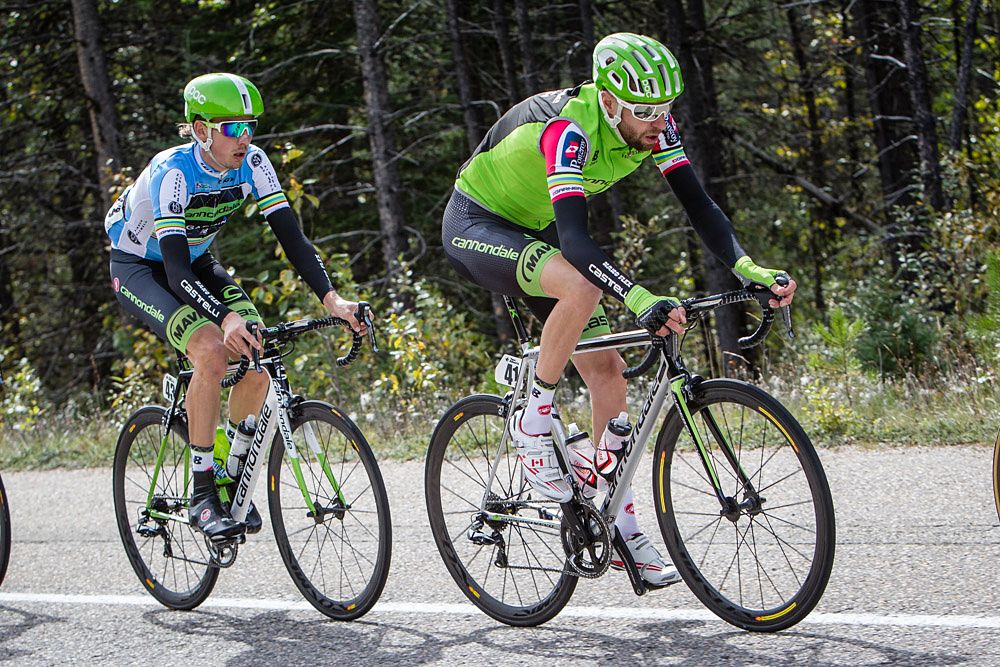 Ryder Hesjedal (Cannondale) leads Jasper Bovenhuis (Cannondale)