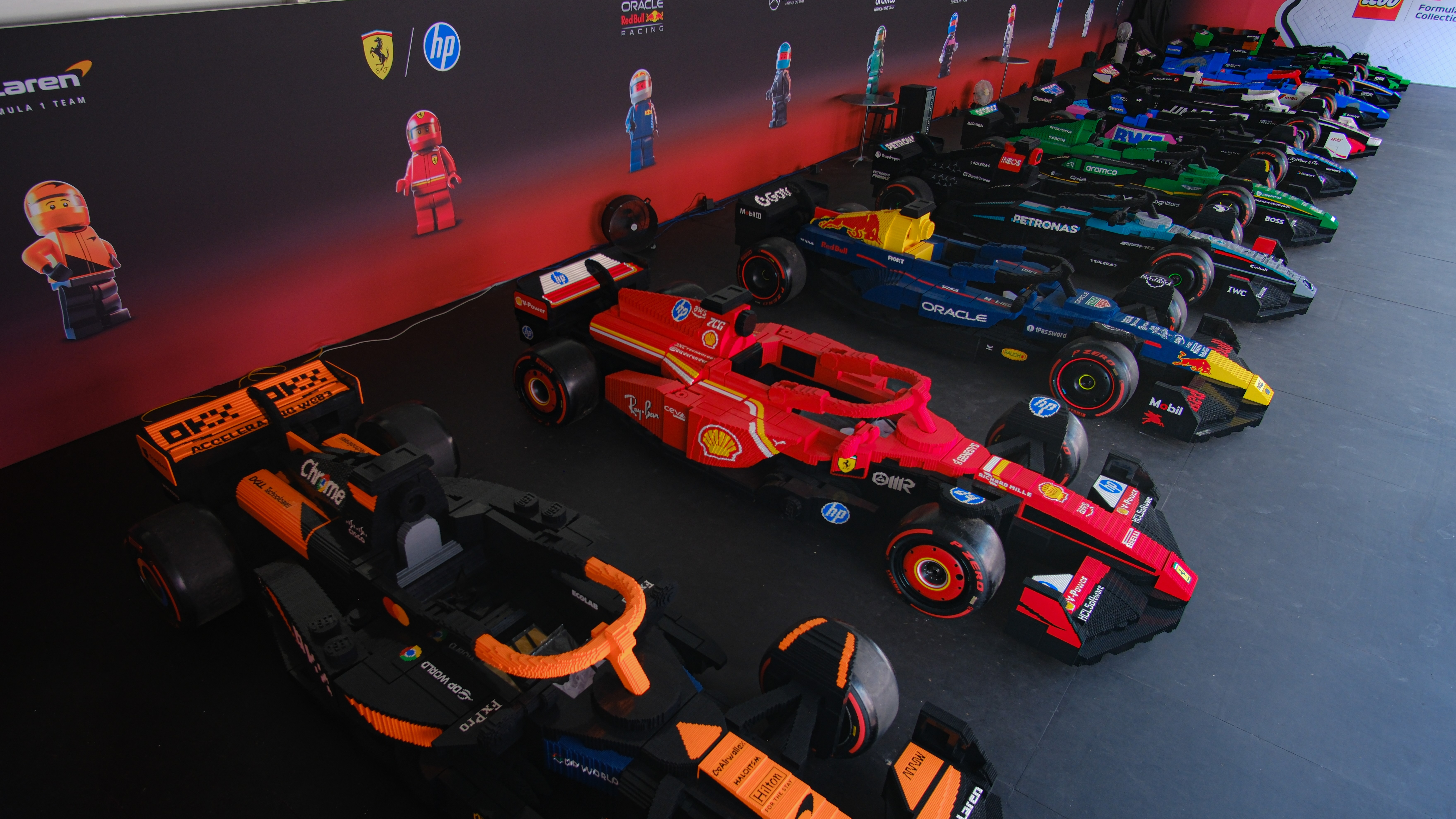 10 Lego big builds - one of each F1 team&#039;s car at 1:1 scale