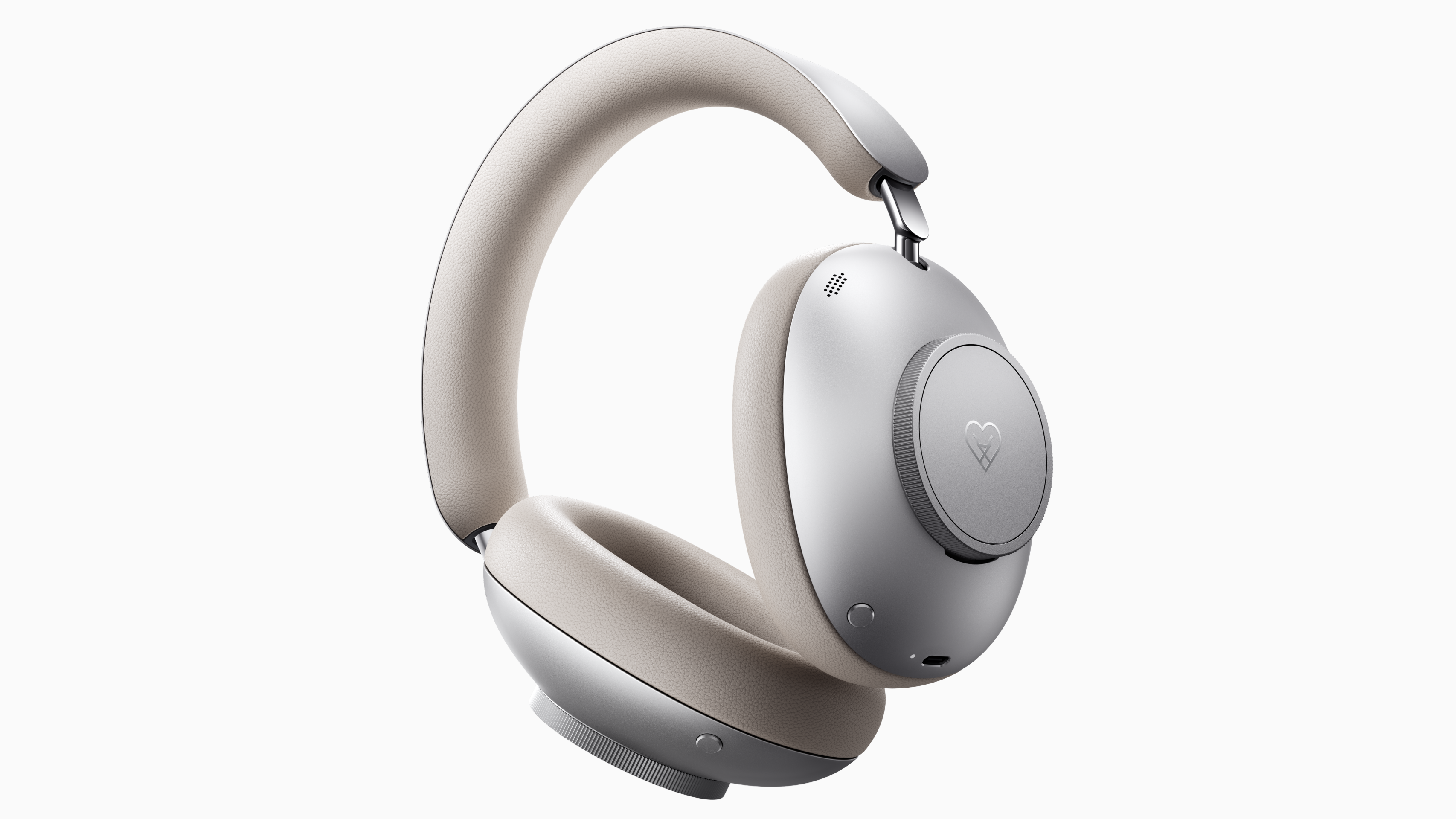 Loewe Leo headphones in beige finish