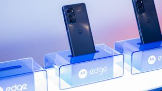 Motorola Edge 2022 close ups camera and buttons