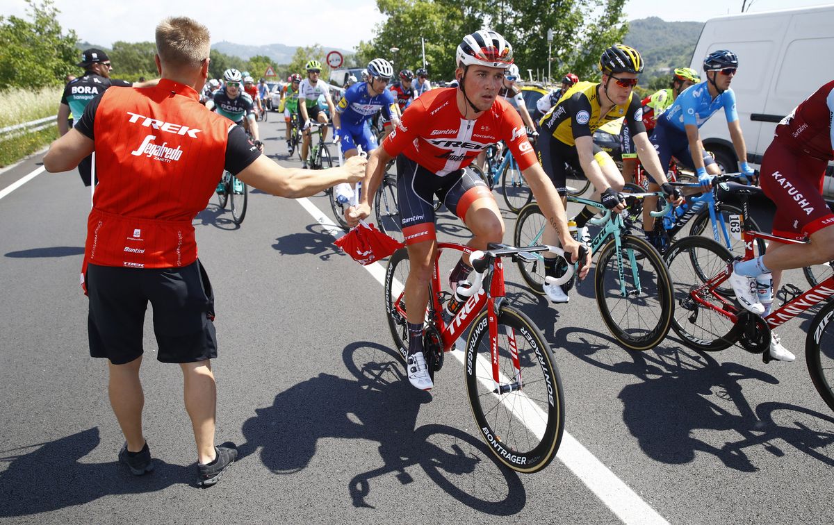 Mads Pedersen in the feed zone