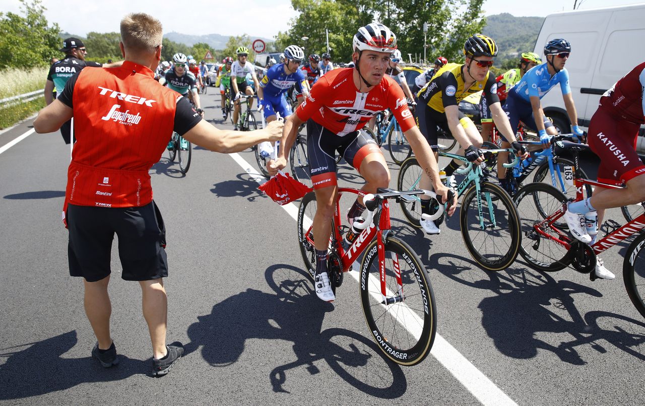 Mads Pedersen in the feed zone