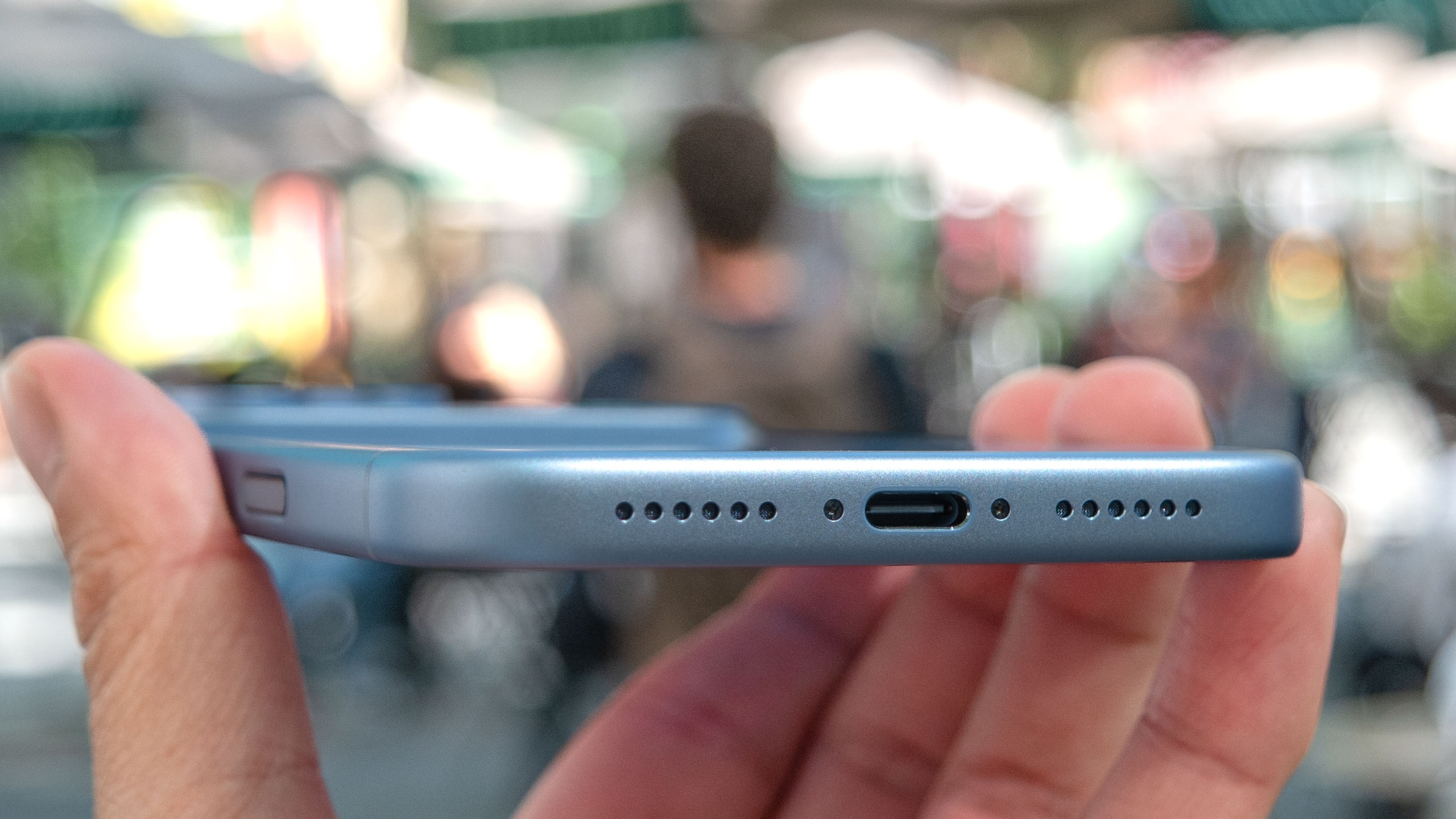 Apple iPhone 18 Pro and Pro Max shown in hand