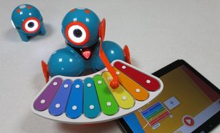 Teach kids to program with the Dash and Dot connected learning system Samsung Galaxy Tab 4