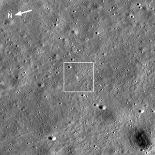 The gray surface of the moon as seen from above, with a box showing the rover's location in the center.