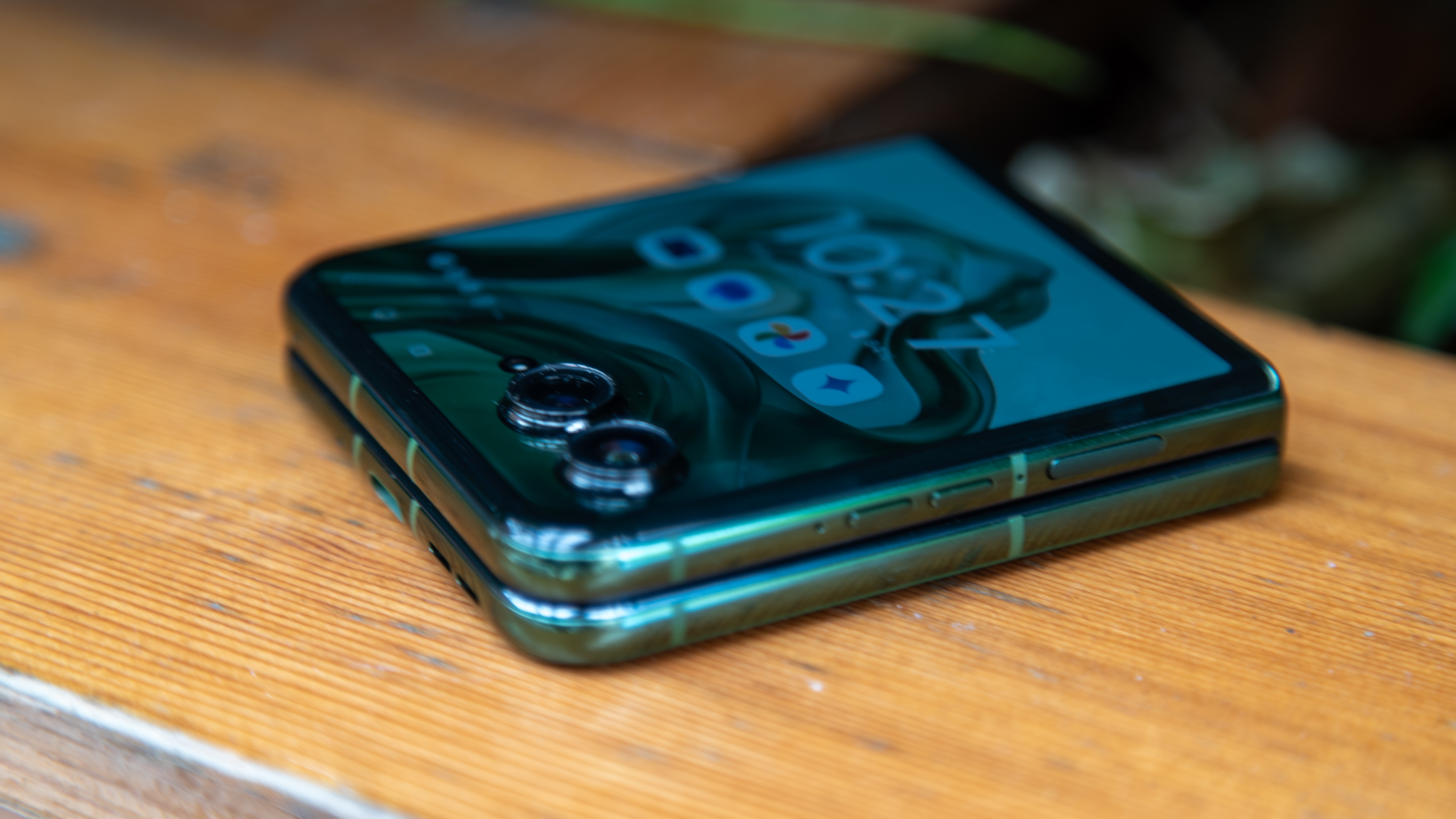 Motorola Razr Plus 2024 review: Sorry Samsung, but this is the one