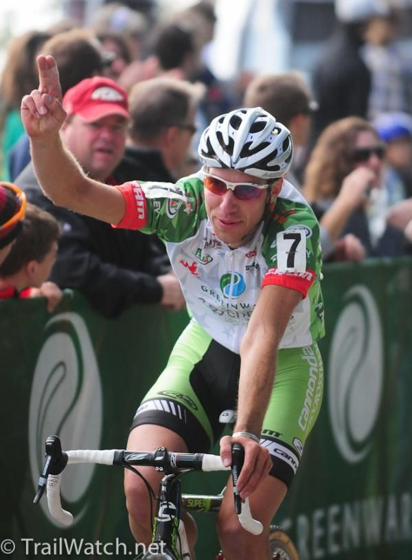 Jeremy Powers (Cannondale-Cyclocrossworld.com) paid back Johnson today with some timely soft-pedaling. He finished second.