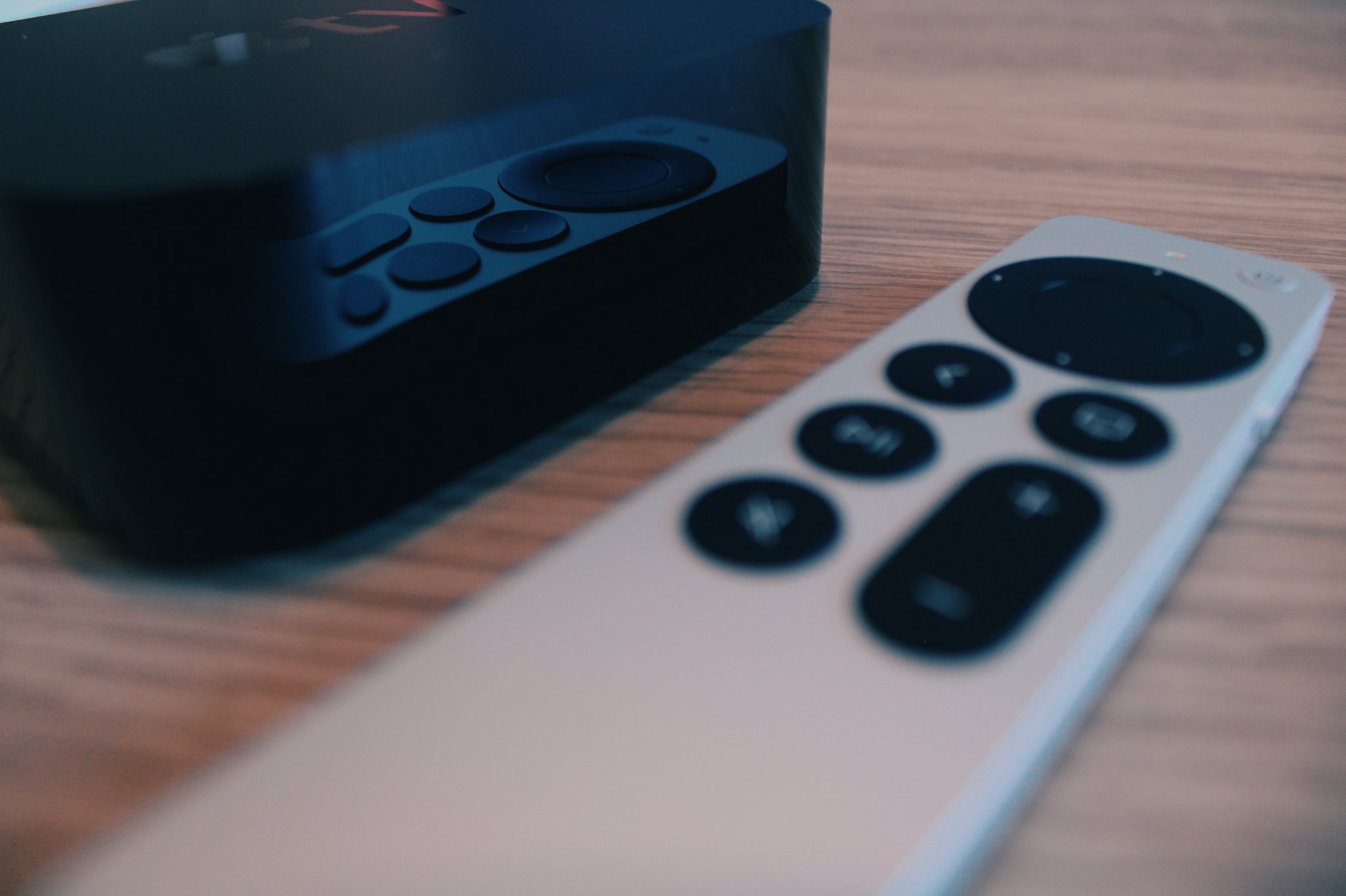 How control playback on Apple TV the Siri Remote |