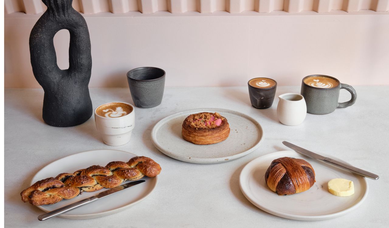 Restaurant crockery pastry tablescape