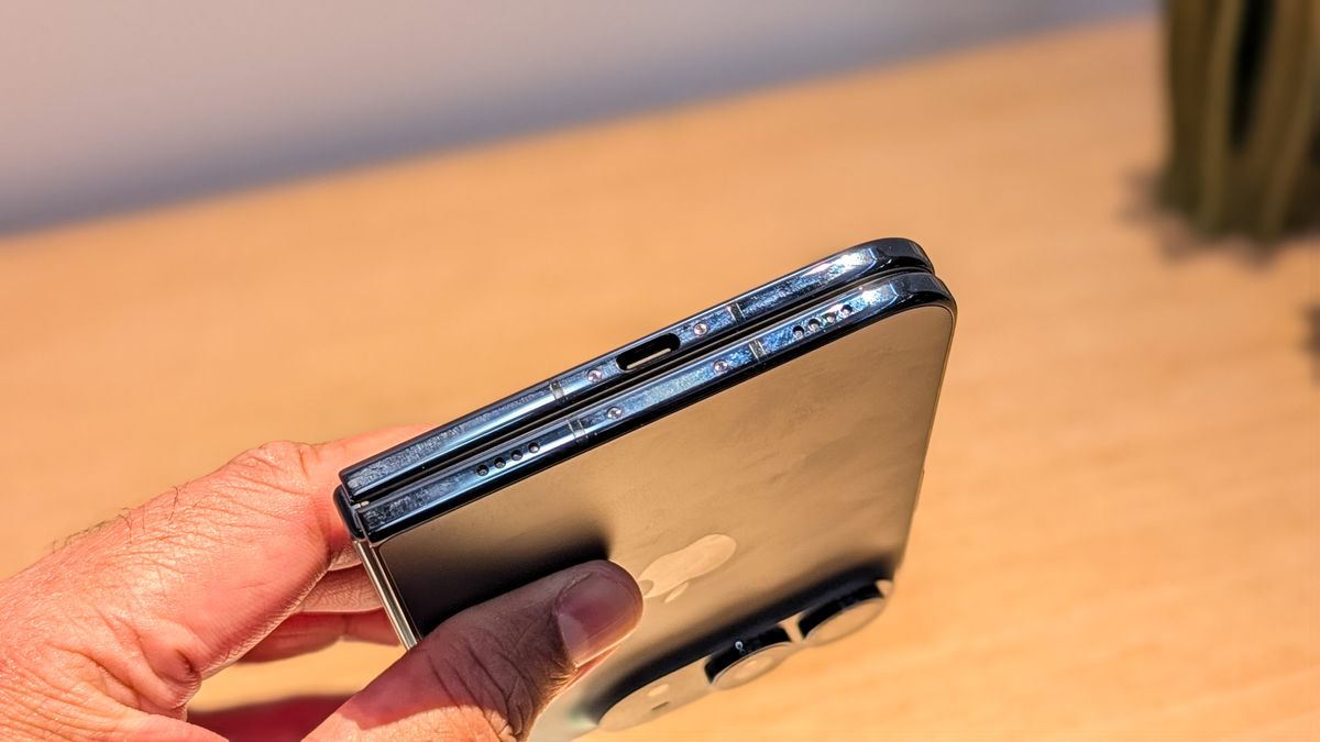 Apple iPhone Duo hands-on testing at Android Central