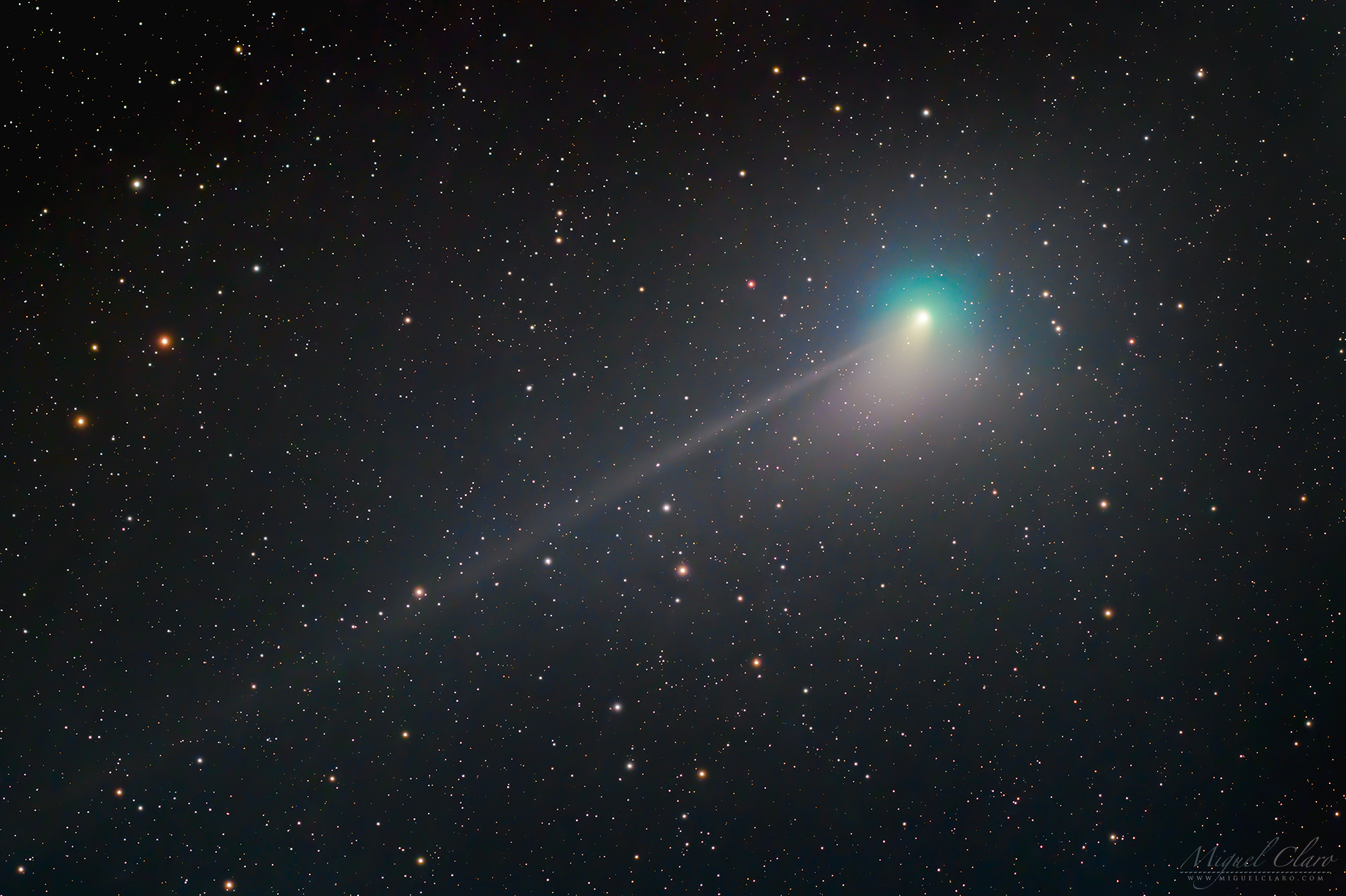 Comet C/2022 E3 (ZTF) as photographed by Miguel Claro in Portugal.
