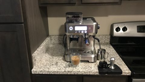 Casabrews 5700pro on counter top during testing