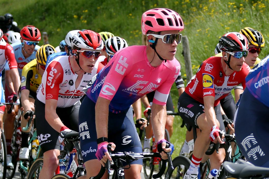 Lawson Craddock in the Suisse peloton during stage 2