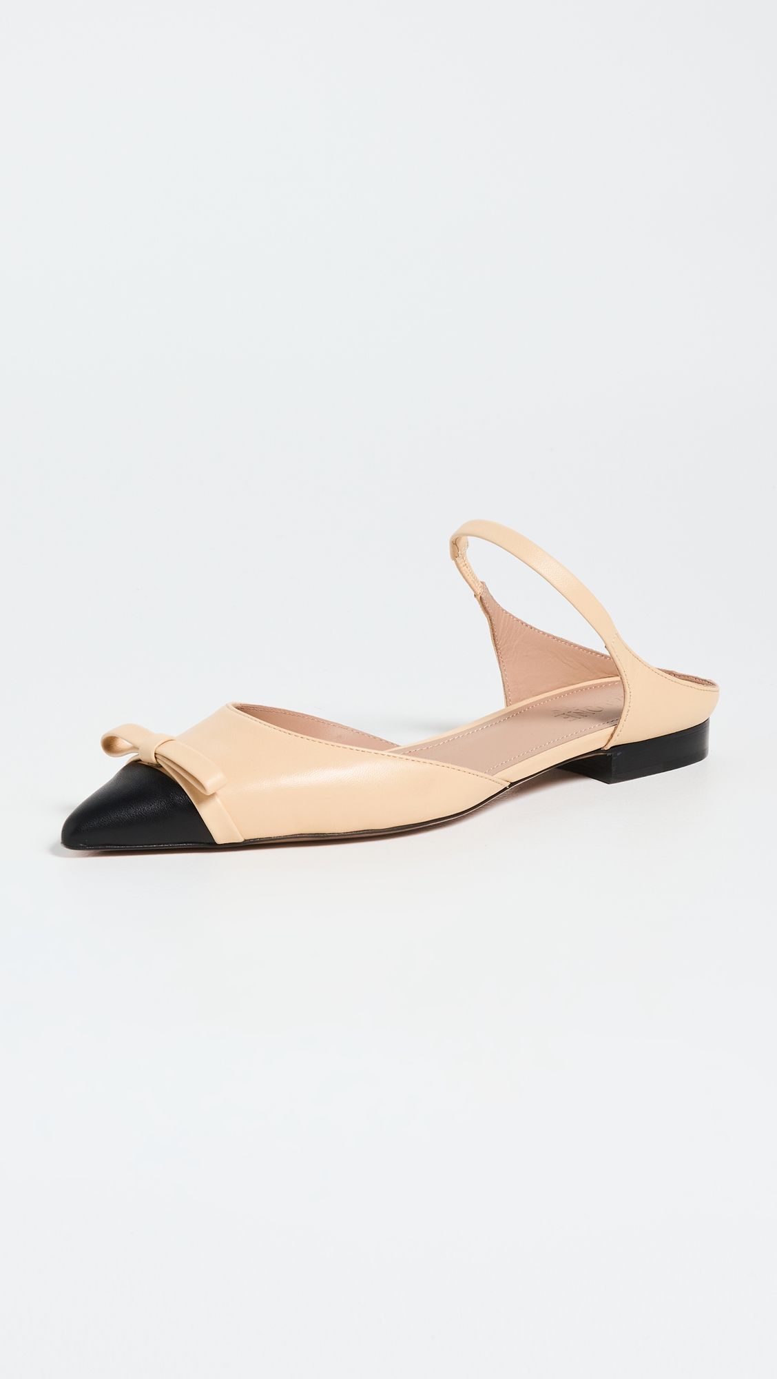 missing-image 29 حذاء مسطح أنيق بمقدمة مدببة يمكنك اقتناؤه لفصل الربيع