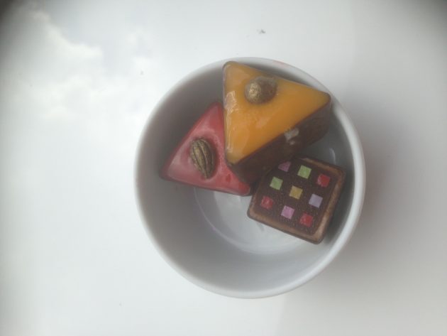 Mini strawberry, mango and chocolate ice cream bites, delivered to my table between the first round and jump-off