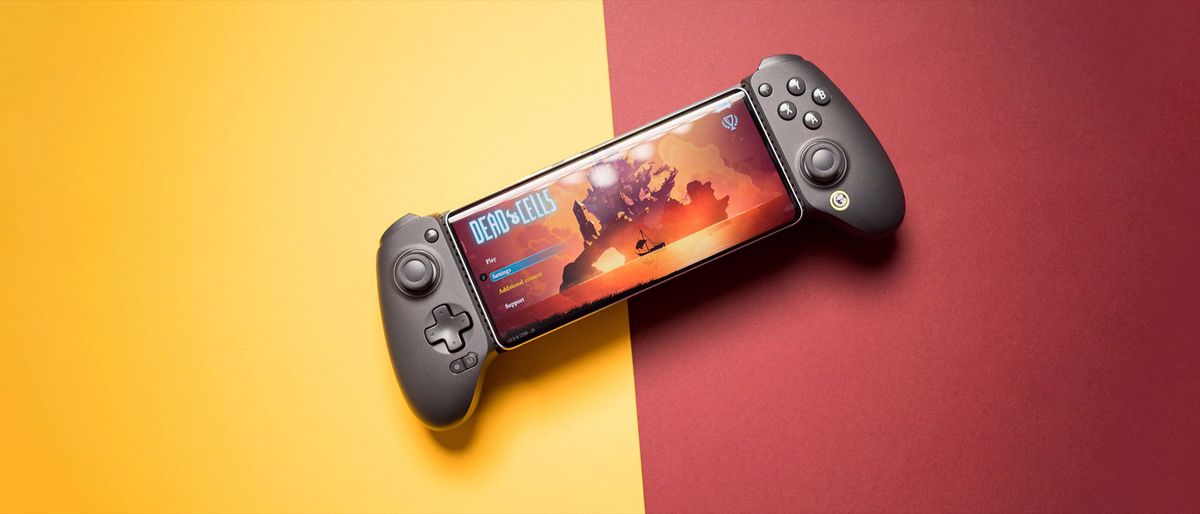 GameSir G8 Plus controller with Vivo X100 Ultra slotted in