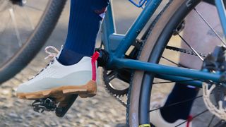 The Café du Cycliste Outlands gravel shoe