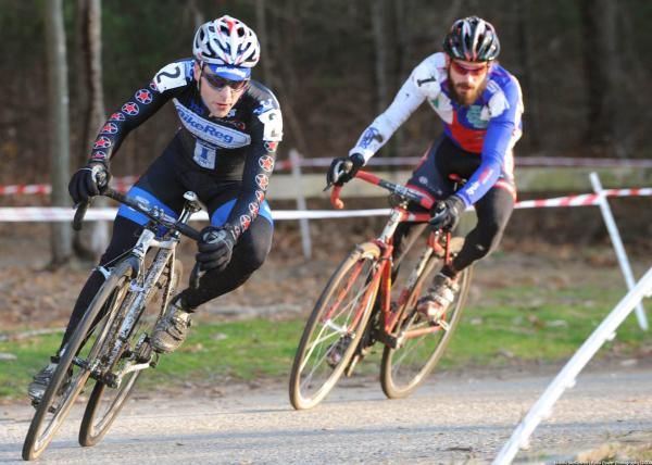 Justin Lindine (BikeReg.com / Joe's Garage / IF) corners in front of Verge series leader Dan Timmerman (Richard Sachs - RGM Watches - Radix).