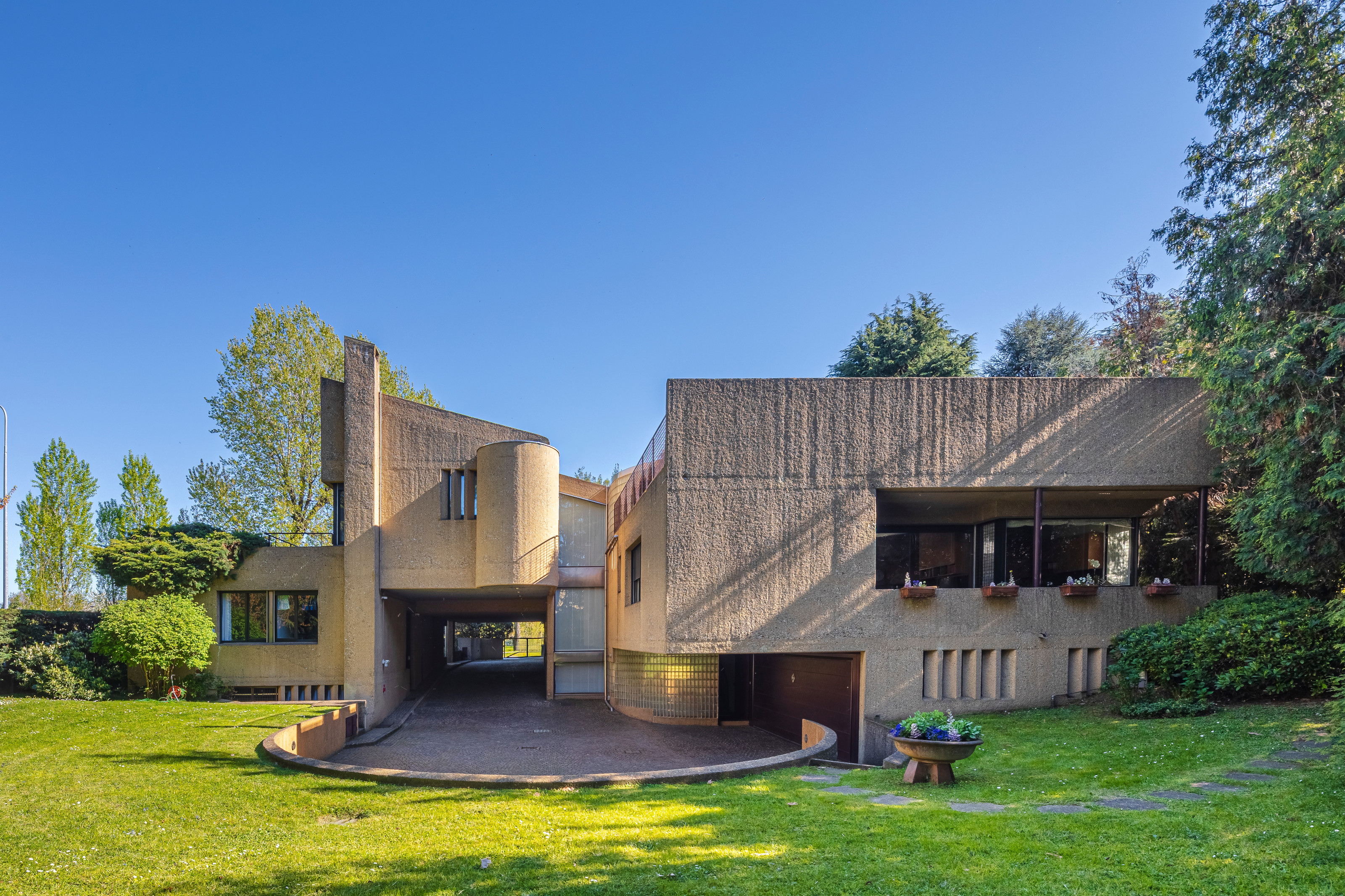 Villa by Francesco Castiglioni, Cusano Milanino, Italy, Italian brutalism