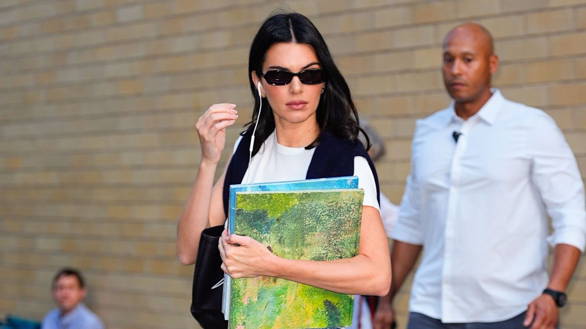 It's Official—These Are the 3 Chicest Jeans and Shoe Pairings Fashion People Are Wearing Right Now