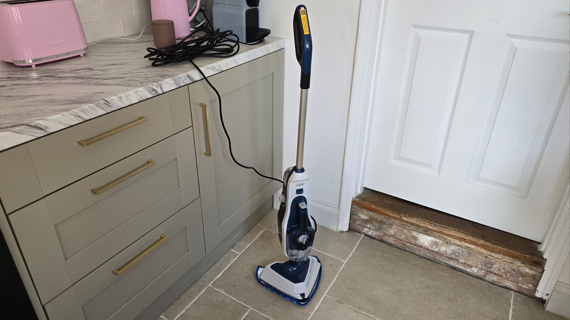 Vax Steam Fresh Total Home at an angle