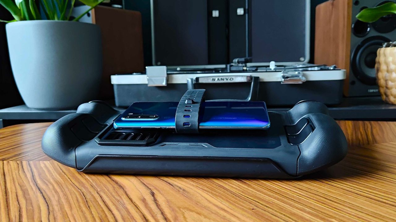 Jsaux ModCase attached to Steam Deck with phone attached to strap