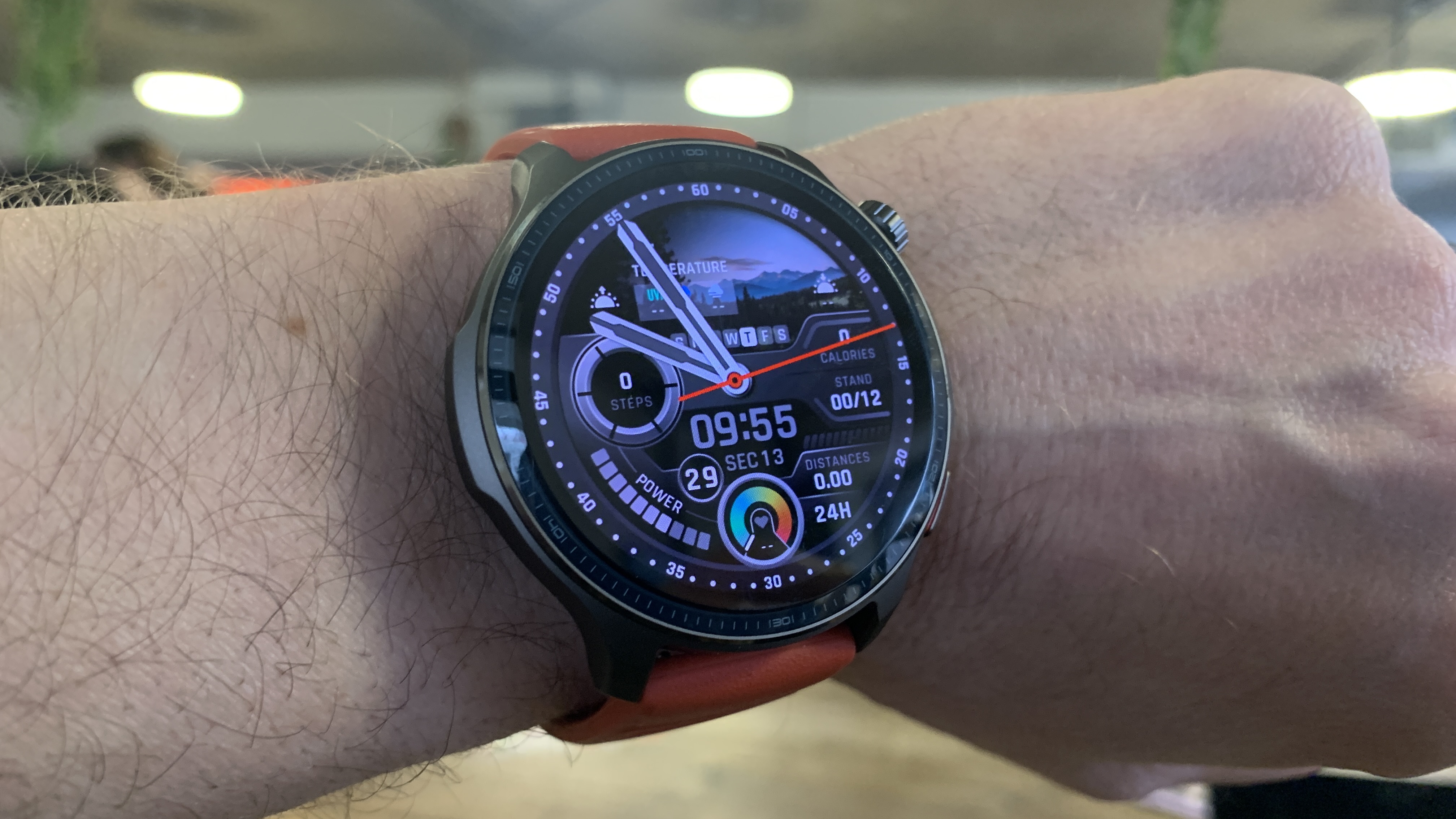 Amazfit Active 2 は、1 回の充電で数週間持続し、優れたフィットネス追跡機能を誇りますが、Apple Watch よりも優れているとは評価しません