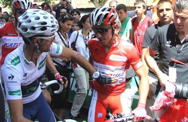 Alejandro Valverde (Movistar) jokes