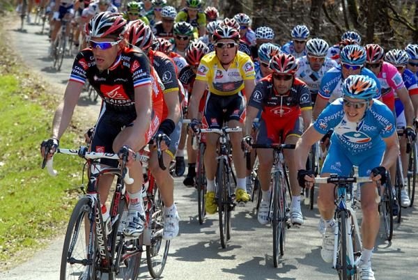 Christophe Moreau (Caisse d'Epargne) in the peloton