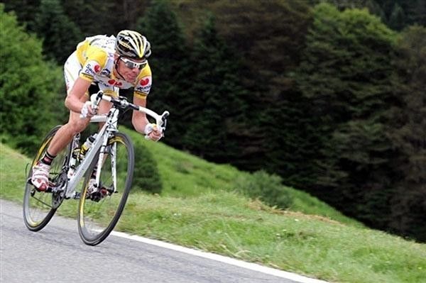 Ricc&ograve; hit the descent at full speed