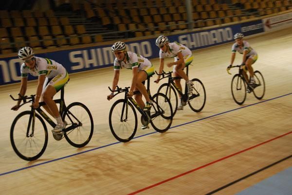 Ankudinoff and Josie Tomic share a laugh as the women's team pursuit squad trains.