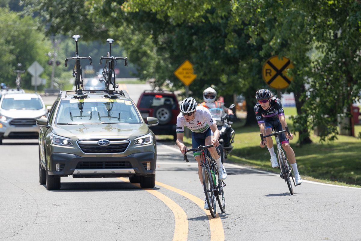 Gregory Talpey (Expeditors) and George Brian Jackson (Mitoq - NZ Cycling Project) took their chances early attacking the men's field into the headwind, building up a 3 minute advantage on the men's peloton at the half-way point.