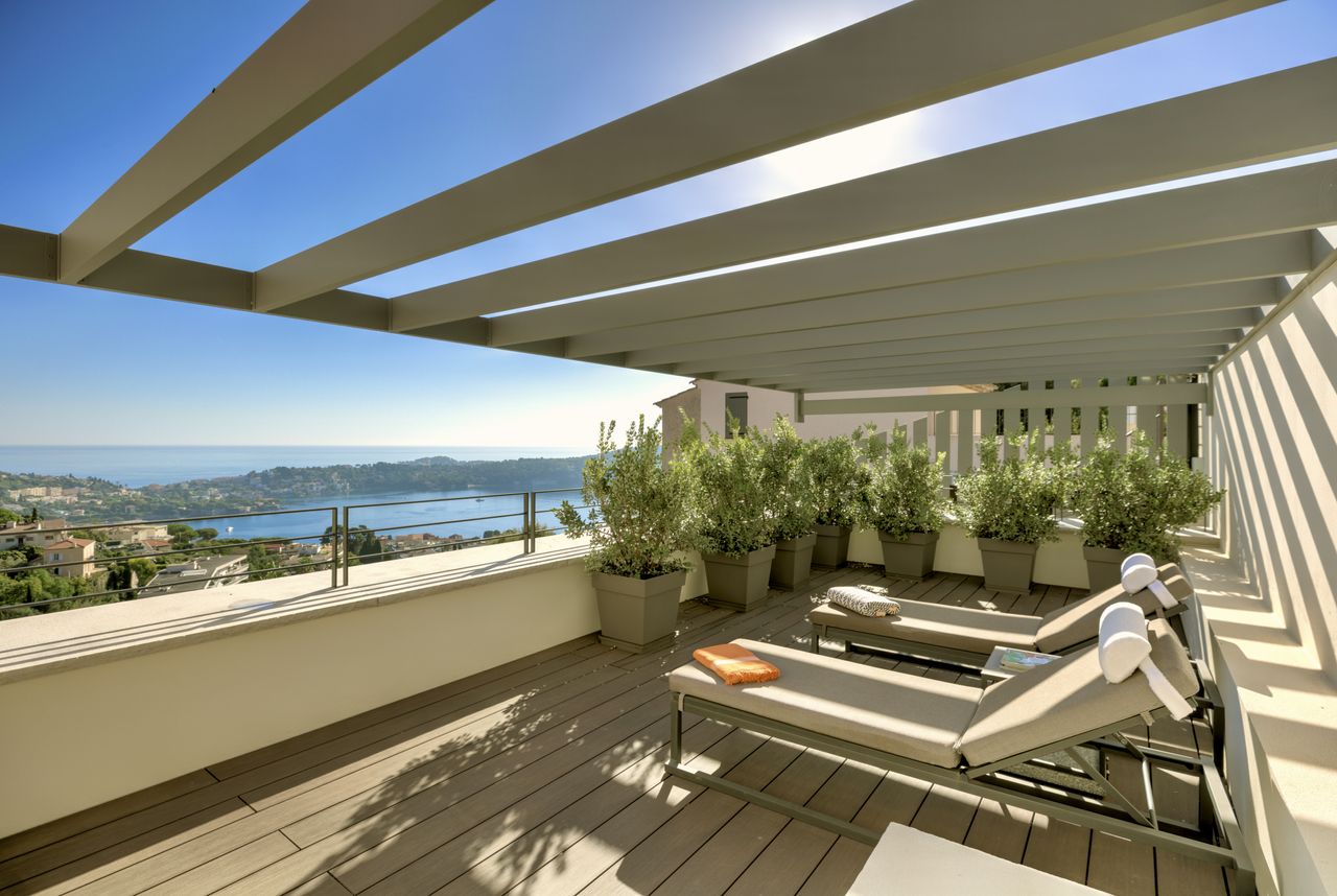 Images of a house overlooking Cap Ferat