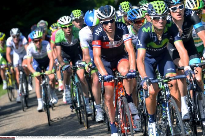 Sylvain Chavanel (IAM Cycling) sits on Alejandro Valverde's (Movistar) whells