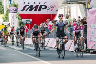 Stage 1 - Giro Rosa: Barbara Guarischi wins stage 1 sprint