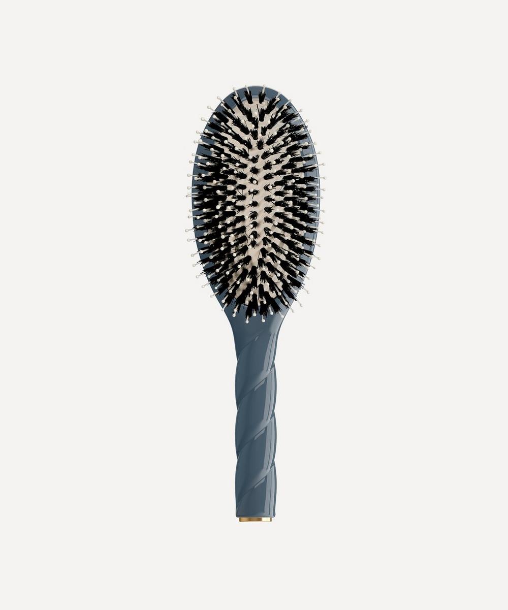 N.03 the Essential Soft Hair Brush