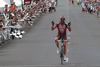 Matthew Lloyd (Silence-Lotto) salutes the crowd on the line in 2008