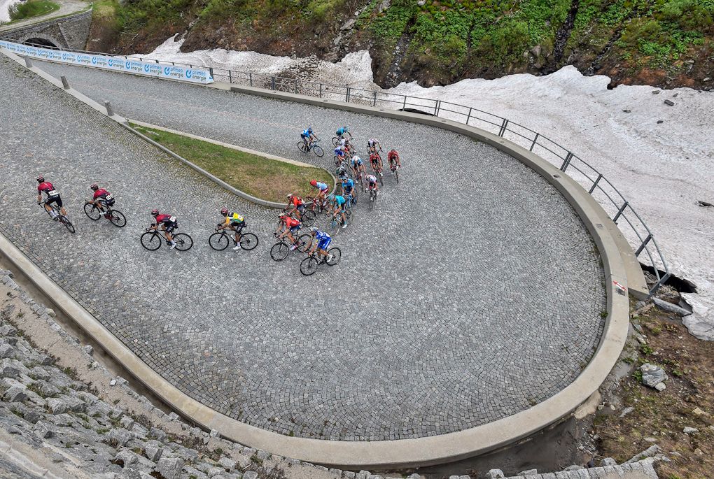 The yellow jersey group on the final climb during stage 7 at Tour de Suisse
