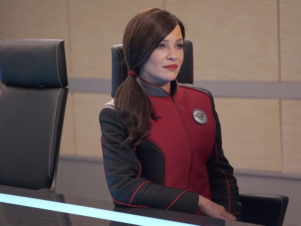 The Orville Makes First Contact And A New Crewmember Joins In All The World Is Birthday Cake