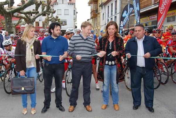 A ribbon-cutting ceremony at the start of stage two in Llanes.