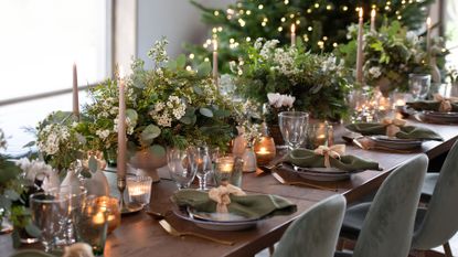 How to make a Christmas table centrepiece