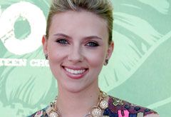 Marie Claire celebrity news: Scarlett Johansson at the Teen Choice Awards